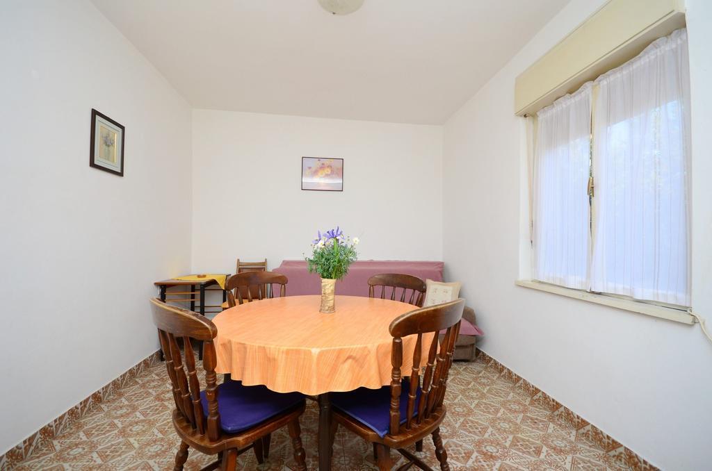 Mirela Apartment