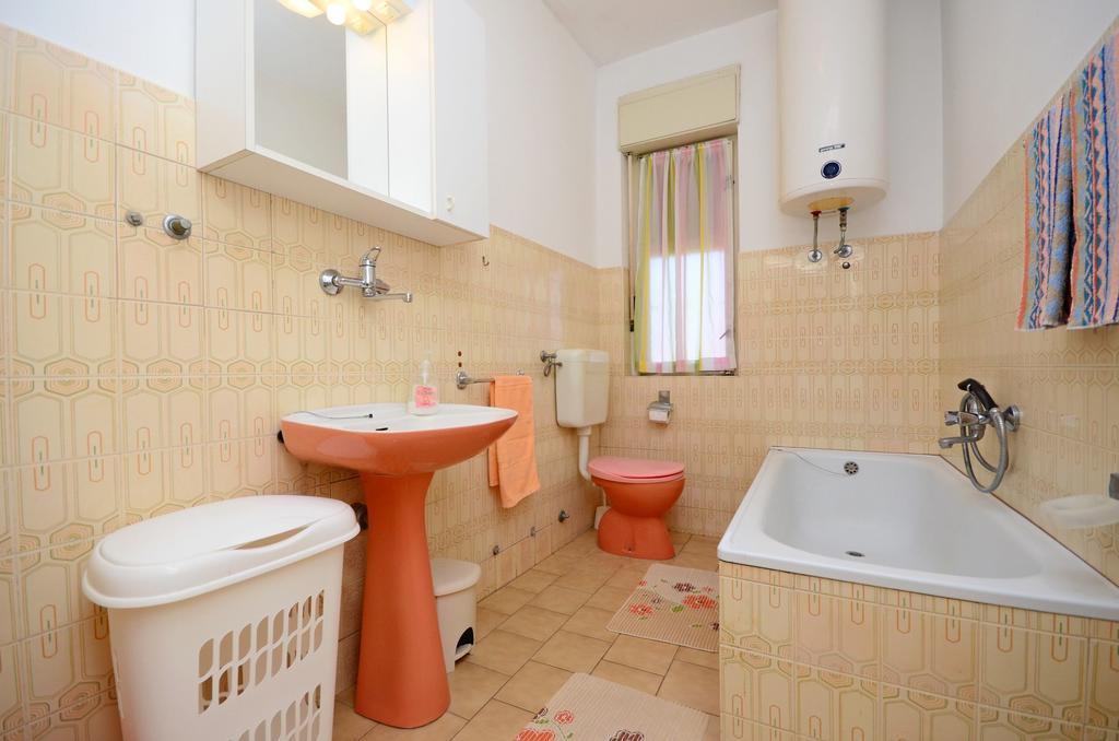 Apartment Mirela *